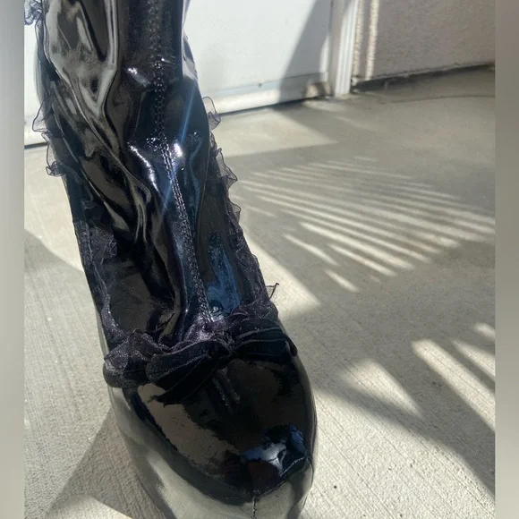 Black knee high boots - Picture 3 of 5